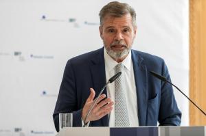 e2c7e3b685244a6b96d3956b712c1636