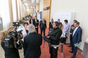 fde11d08951d33db3b8ea9481813d8ee